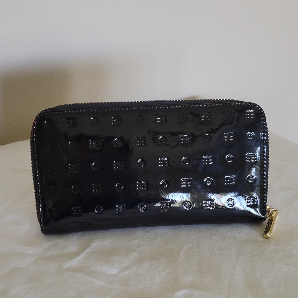Arcadia Black Wallet with Gold Zipper
